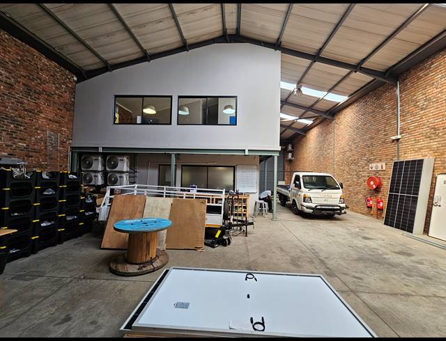 390M² WAREHOUSE FOR SALE IN HUGHES